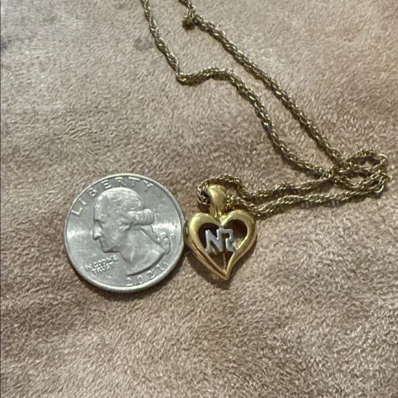 Nina Ricci Gold Heart Pendant Necklace - Picture 9 of 9